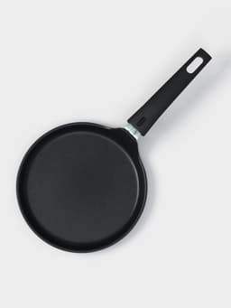 Сковорода блинная KUKMARA «Традиция», d=20 см, съёмная ручка, антипригарное покрытие, литой алюминий, чёрная