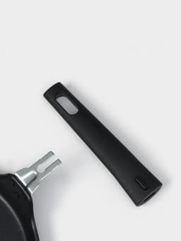 Сковорода блинная KUKMARA «Традиция», d=22 см, съёмная ручка, антипригарное покрытие, алюминий, чёрная