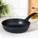 Сковорода KUKMARA «Традиция», d=24 см, пластиковая ручка, антипригарное покрытие, литой алюминий, чёрная