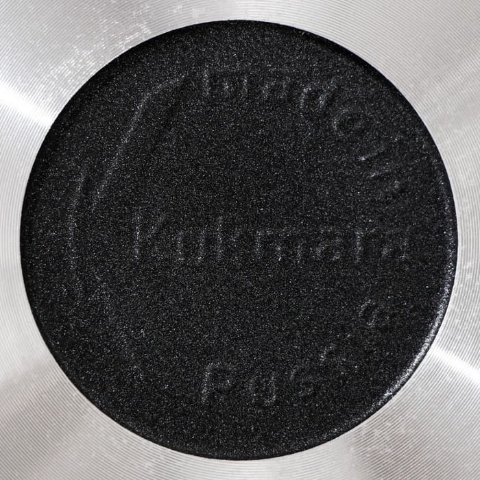 Сковорода KUKMARA «Традиция», d=24 см, пластиковая ручка, антипригарное покрытие, литой алюминий, чёрная