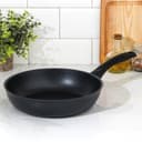 Сковорода KUKMARA «Традиция», d=26 см, h=6 см, пластиковая ручка, антипригарное покрытие, литой алюминий, чёрная