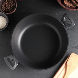 Сотейник KUKMARA «Традиция», 4 л, d=30 см, стеклянная крышка, съёмные ручки, антипригарное покрытие, чёрный¶