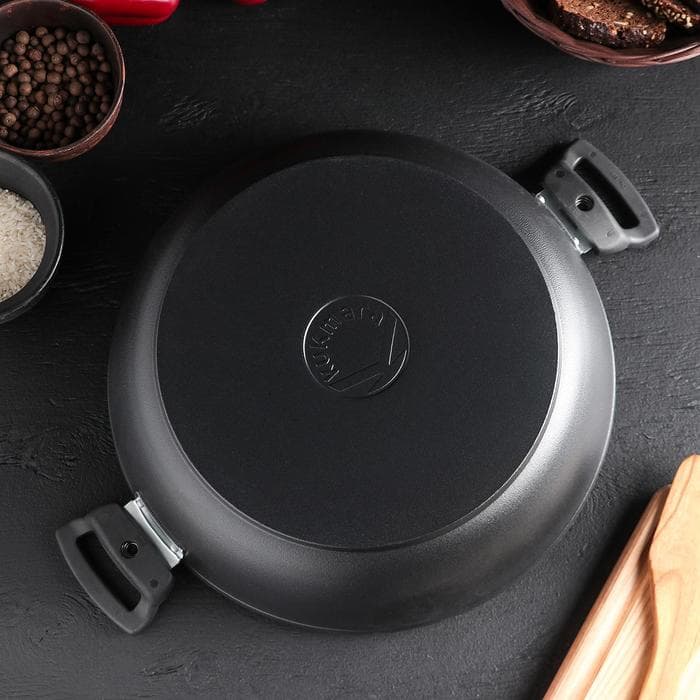 Сотейник KUKMARA «Традиция», 4 л, d=30 см, стеклянная крышка, съёмные ручки, антипригарное покрытие, чёрный¶