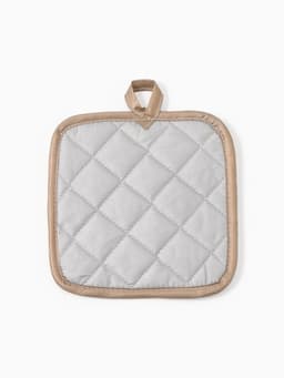 Кухонный набор «Доляна. Снежинки»: прихватка 17×17 см, варежка 26×16 см, фартук 70×80 см, золотистый