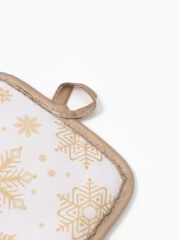 Кухонный набор «Доляна. Снежинки»: прихватка 17×17 см, варежка 26×16 см, фартук 70×80 см, золотистый