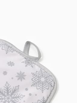 Кухонный набор «Доляна. Снежинки»: прихватка 17×17 см, варежка 26×16 см, фартук 70×80 см, серебристый