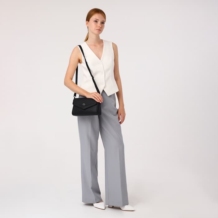 Сумка женская мессенджер на магните, 24×10×15 см, чёрная