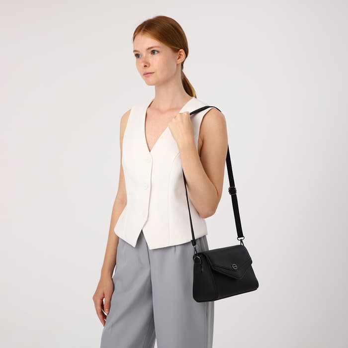 Сумка женская мессенджер на магните, 24×10×15 см, чёрная