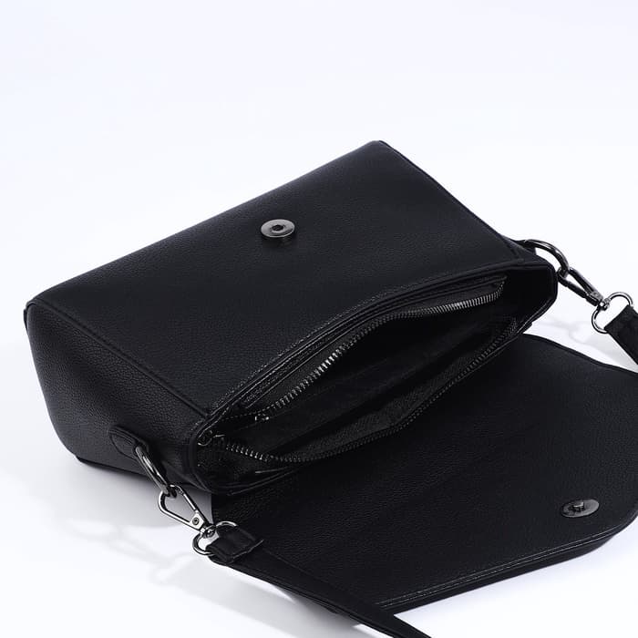 Сумка женская мессенджер на магните, 24×10×15 см, чёрная