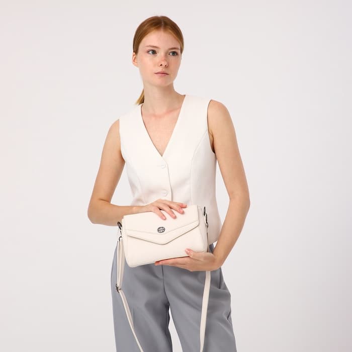 Сумка женская мессенджер на магните, 24×10×15 см, белая