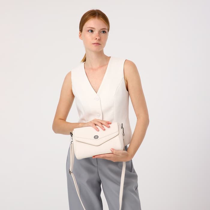 Сумка женская мессенджер на магните, 24×10×15 см, белая