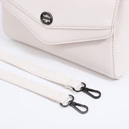 Сумка женская мессенджер на магните, 24×10×15 см, белая