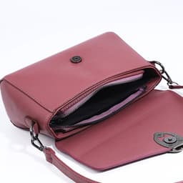 Сумка женская мессенджер на магните, 24×10×15 см, однотонная, розовая