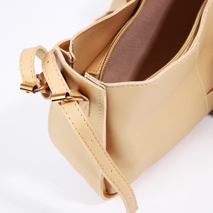 Сумка женская кросс-боди на молнии, 25.5×8×20 см, бежевая