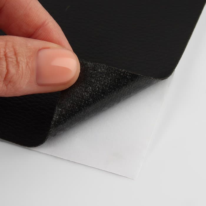 Искусственная кожа, с клеевой основой, 137×50 см, 0.5 мм, чёрная