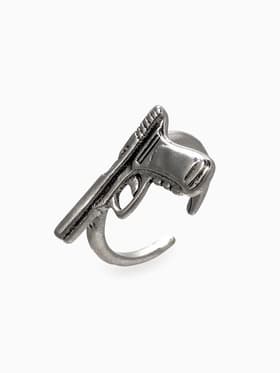Кольцо GUN пистолет, цвет чернёное серебро, безразмерное