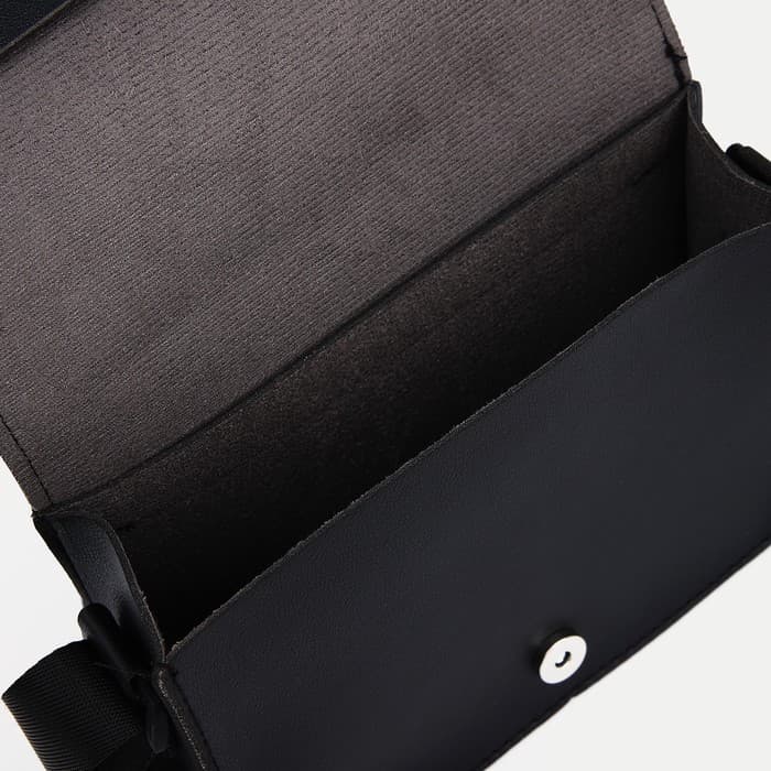 Сумка детская 18×6×12 см, на магните, однотонная, чёрная