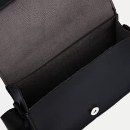 Сумка детская 18×6×12 см, на магните, однотонная, чёрная