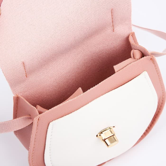 Сумка для девочки, меховая ручка, на длинном ремешке, на застёжке, розовая