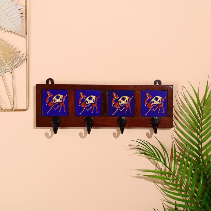 Вешалка «Караван», верблюды, 22×4×12 см, 4 крючка, дерево, МИКС