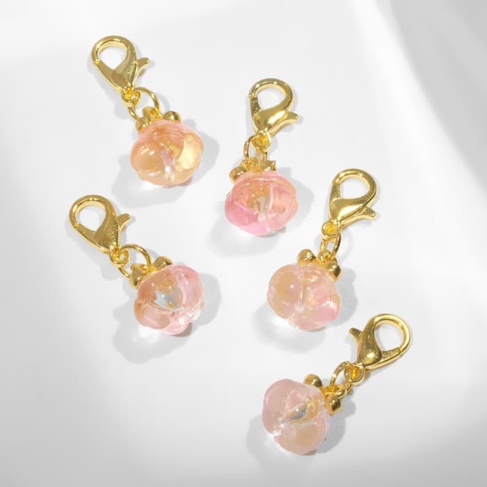 Шарм для браслета на карабине «Фруктик», розовый в золоте