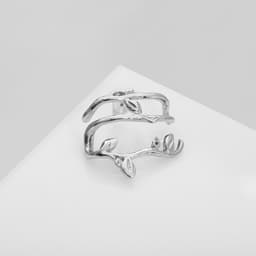 Серьга кафф «Ветка с листьями», цвет серебро
