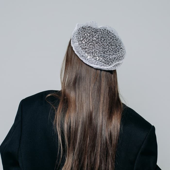Берет прозрачный с пайетками, белый, р-р 56 см