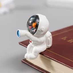 Фигурка для флорариума полистоун «Космонавт с подзорной трубой», 3.3×4.1 см
