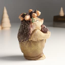 Фигурка полистоун «Ёжик с жёлудями, в веночке из жёлудей», 8×9×12.5 см