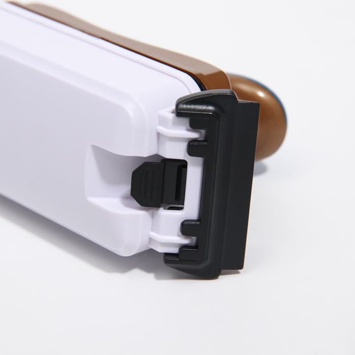 Магнитный скребок HX-02 M, 12×5×7.5 см, плавающий, с лезвием