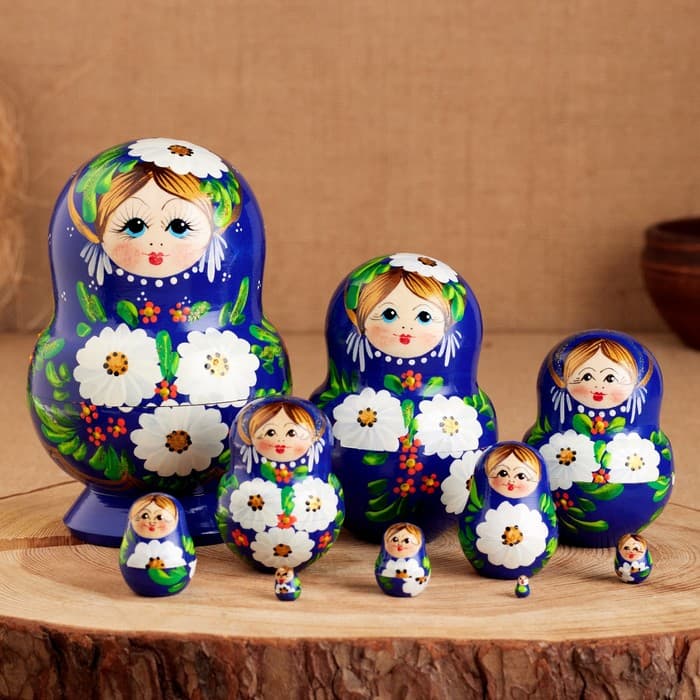 Матрёшка деревянная «Белые цветы», синее платье, 10 кукольная, 12 см