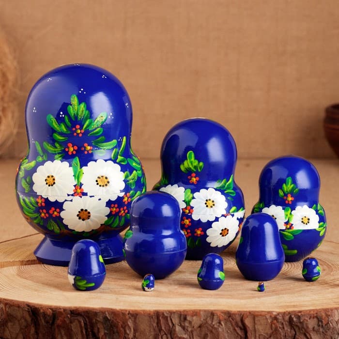 Матрёшка деревянная «Белые цветы», синее платье, 10 кукольная, 12 см