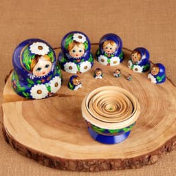 Матрёшка деревянная «Белые цветы», синее платье, 10 кукольная, 12 см