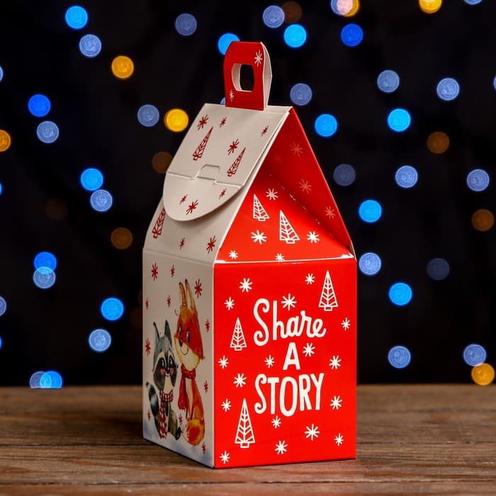 Подарочная новогодняя коробка «Домик Поделись историей», 9.1×7×15.7 см
