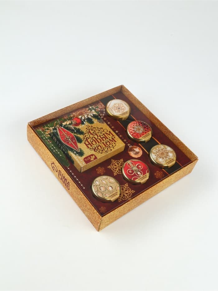 Подарочный набор новогодний «С новым годом»: чай чёрный (50 г), крем-мед (5 шт.×30 г)