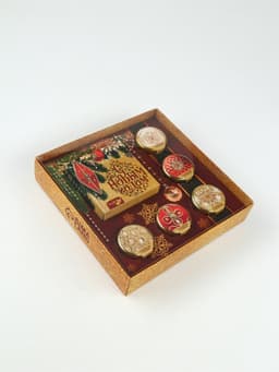 Подарочный набор новогодний «С новым годом»: чай чёрный (50 г), крем-мед (5 шт.×30 г)