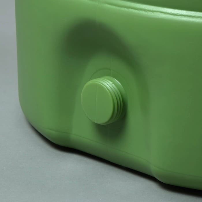 Бочка - бак пищевая «Помощник», 200 л, горловина 59 см, пластиковая, с крышкой, МИКС