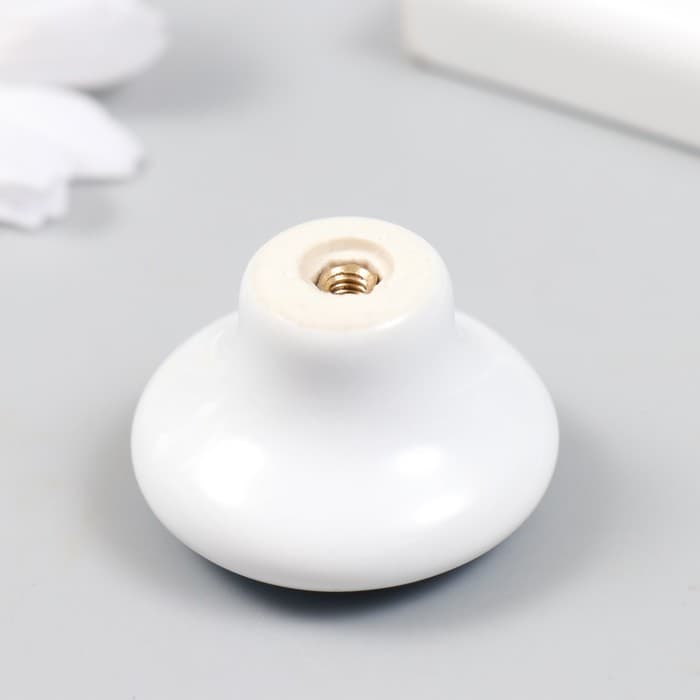 Фурнитура для шкатулки, ручка «Космонавт на метеорите», керамика, металл, 3.8×3.8 см