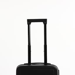 Чемодан детский 32 л (S), отдел на молнии, 4 колеса, цвет чёрный