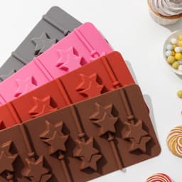 Форма для леденцов новогодний Доляна «Звёзды», силикон, 24×11×1 см, 6 ячеек (5.2×4 см), с палочками, МИКС