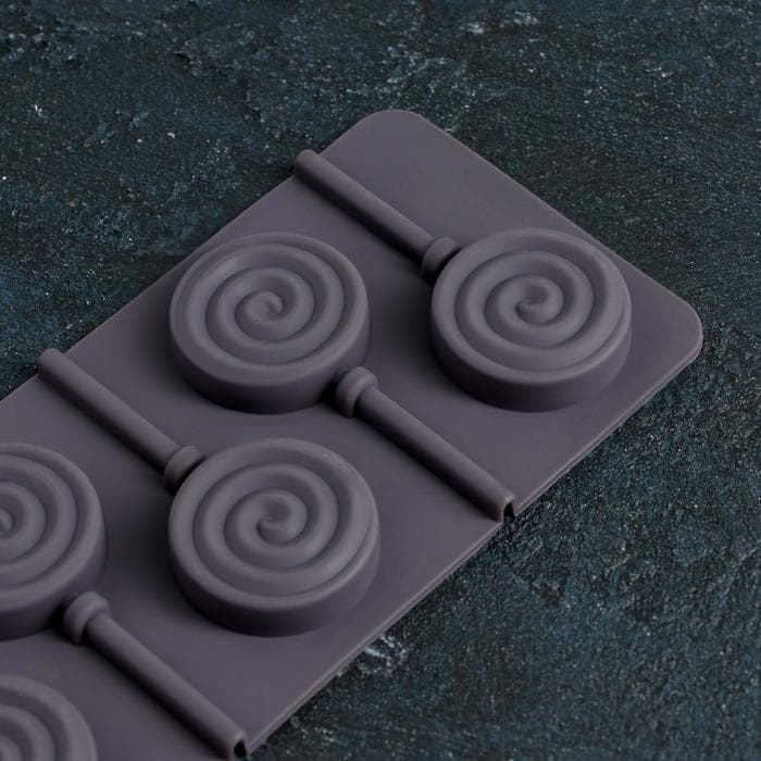 Форма для леденцов Доляна «Леденец», силикон, 9.5×24 см, 6 ячеек (8.2×3.9 см), с палочками, МИКС