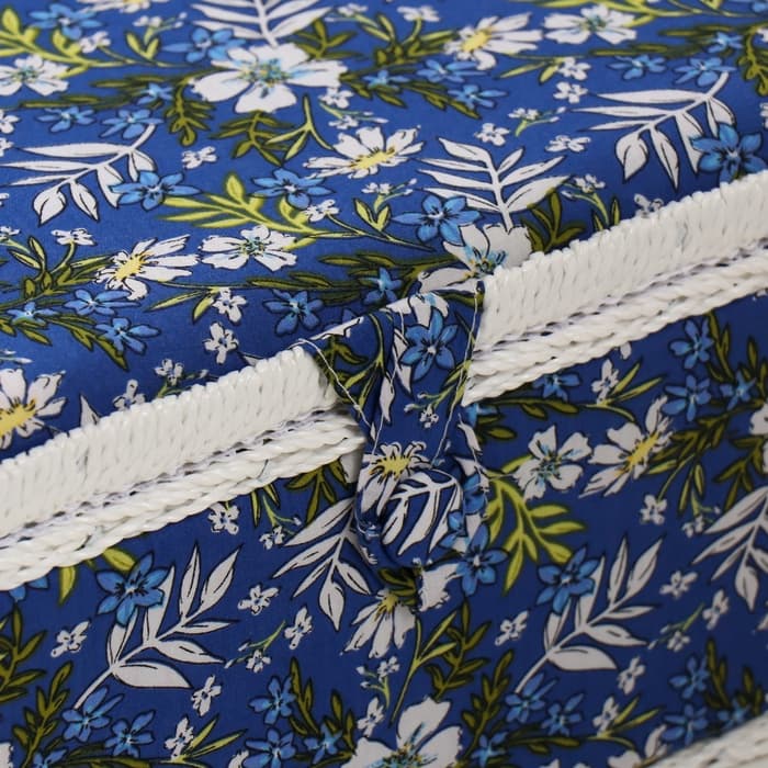 Шкатулка для рукоделия и шитья «Полевые цветы на синем», хранение ниток, иголок, мелочи, 19×26×14.5 см