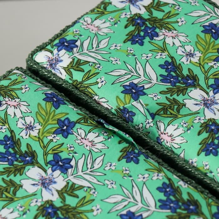 Шкатулка для рукоделия и шитья «Полевые цветы на зелёном», хранение ниток, иголок, мелочи, 19×26×14.5 см