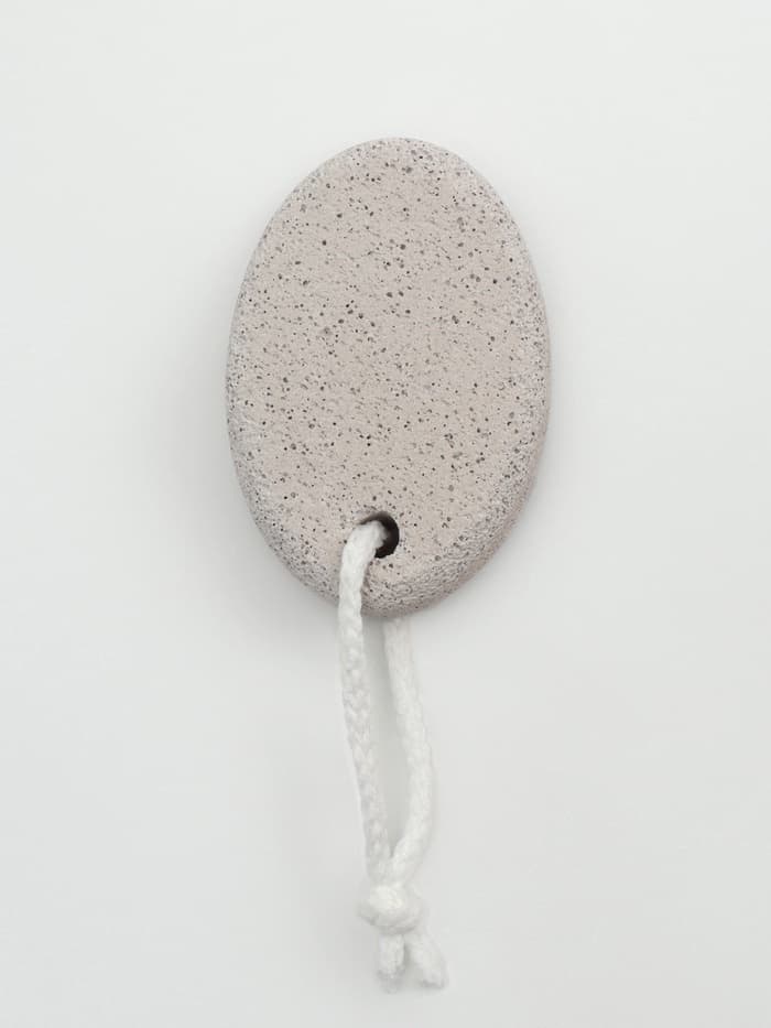 Пемза для педикюра, с подвесом, 7.2×5 см, в коробке, белая