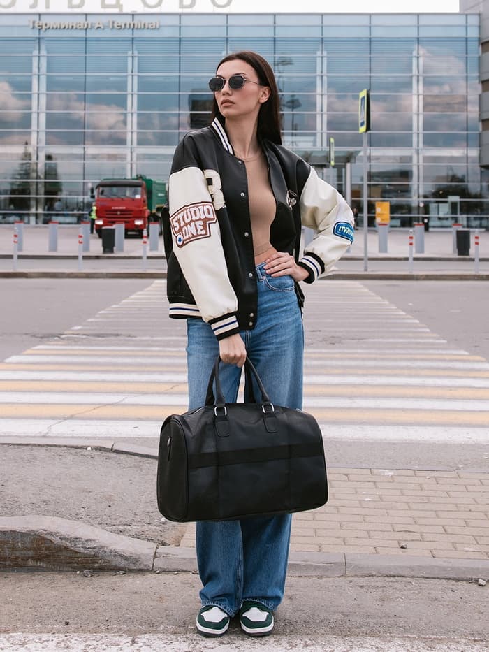 Сумка дорожная на молнии, наружный карман, держатель для чемодана, длинный ремень, цвет чёрный