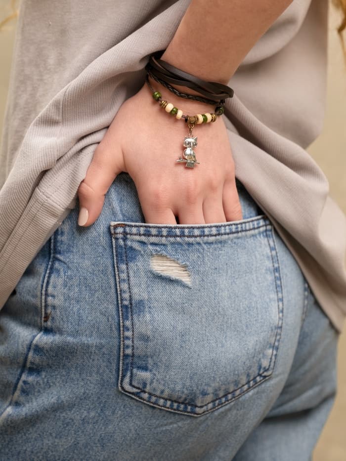 Браслет кожаный «Хиппи. Совунья», L=22.5 см, чёрный в серебре