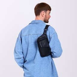 Сумка поясная на молнии, 3 наружных кармана, 37×4×15 см, чёрная