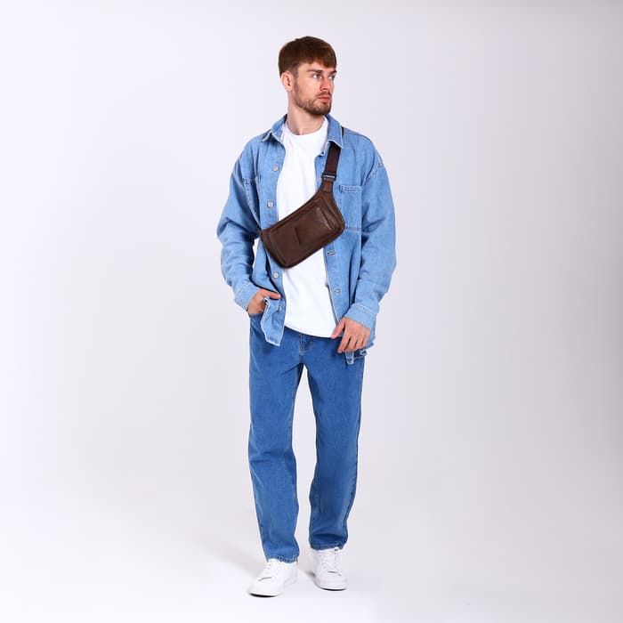 Сумка поясная на молнии, 3 наружных кармана, 37×4×15 см, коричневая