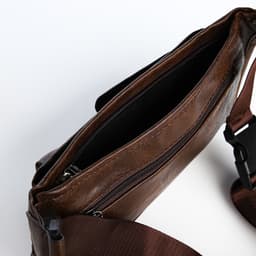 Сумка поясная на молнии, 3 наружных кармана, 37×4×15 см, коричневая