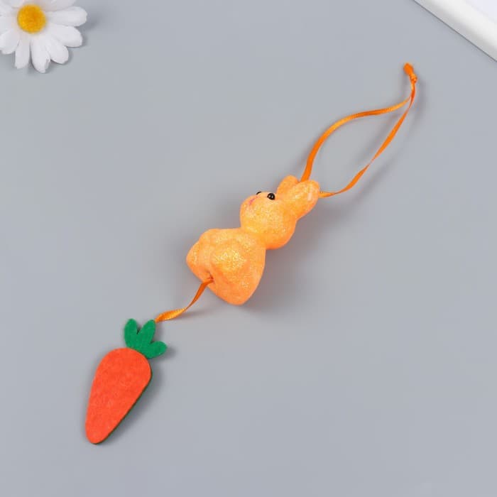 Подвесное украшение пасхальное «Кролик в блестках с морковкой», 4×3.5×13.5 см